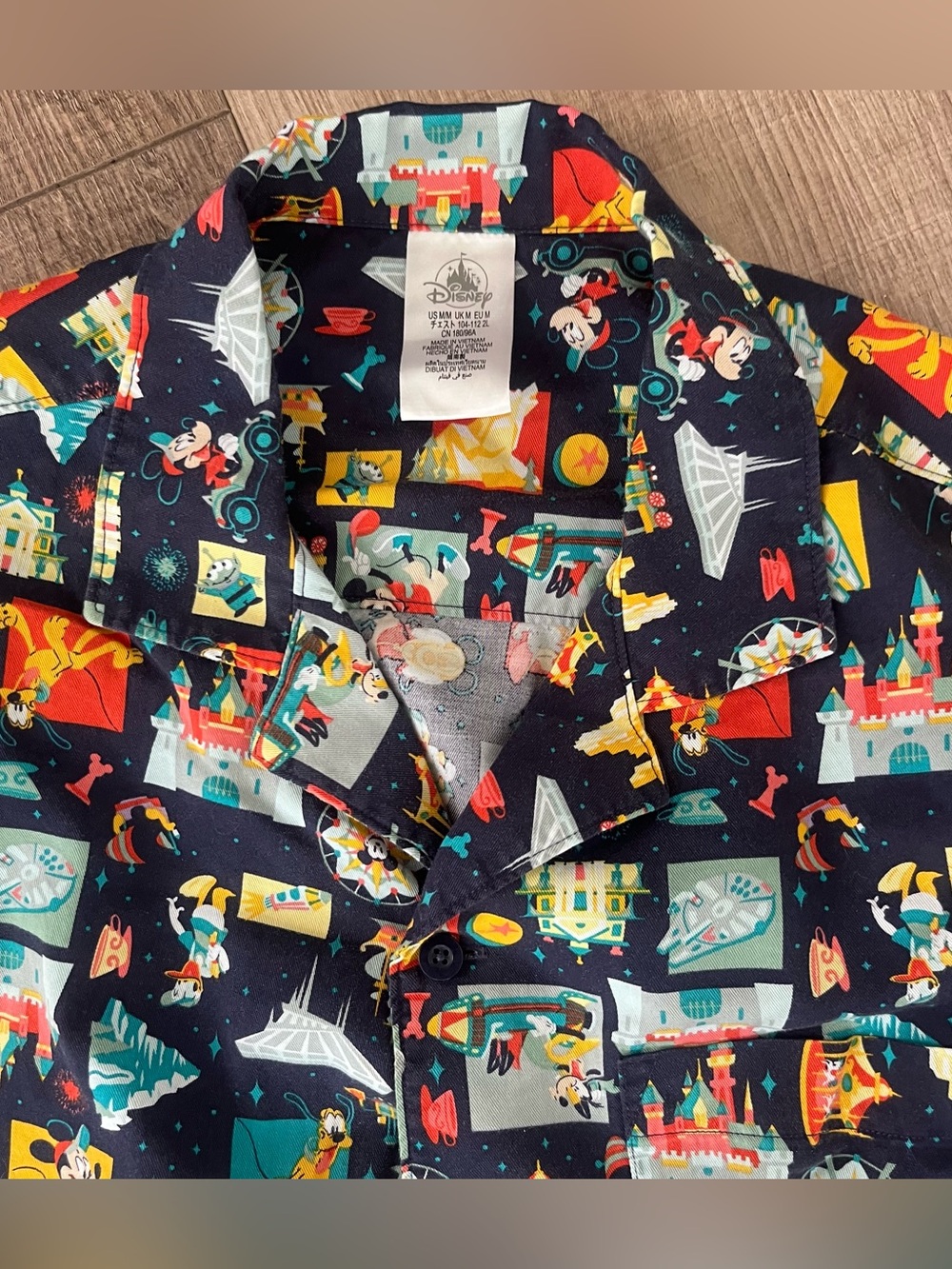 NWOT Disney Pixar Camp SS Shirt Men’s M All Over Print Lucas Blue Stars RARE VTG